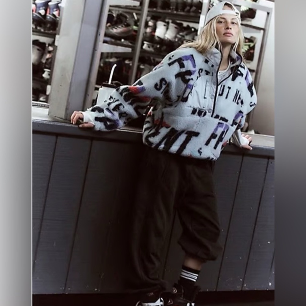 Free People Movement hit the slopes. NWT. Stand out never still - Picture 2 of 5
